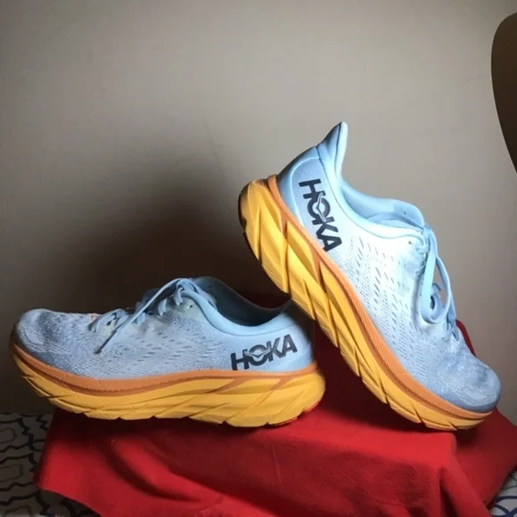 😍HOKA, women’s size 8.5B, great condition, see photos , gorgeous colors - Picture 6 of 9